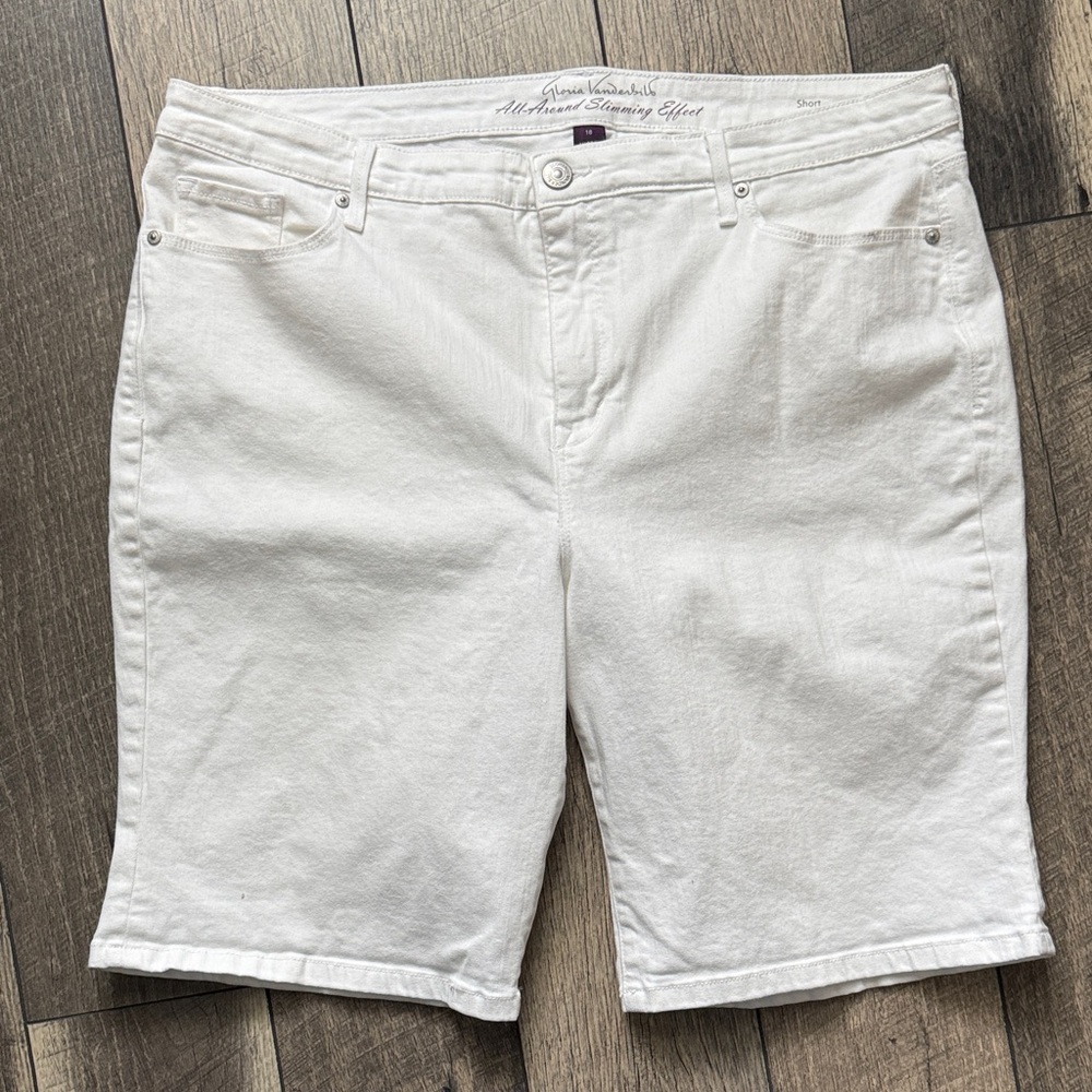 Gloria Vanderbilt White 'All-Around Slimming Effect' Denim Shorts Size 18